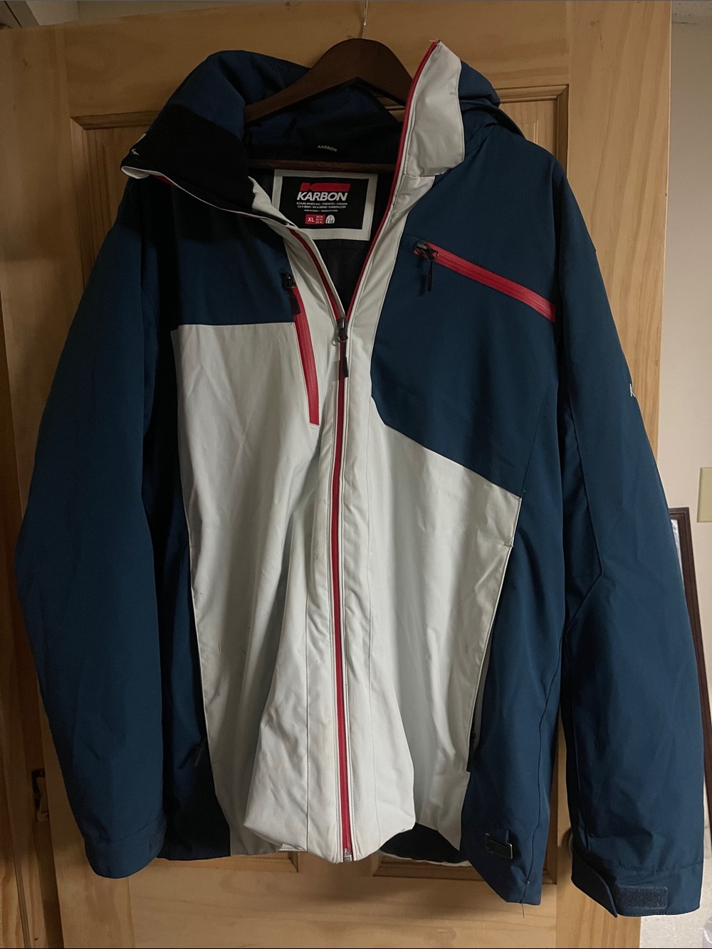 Karbon Men’s Navy and White Insulated Ski Jacket with Red Accents